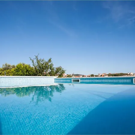 Piscina Apartment Seget Vranjica