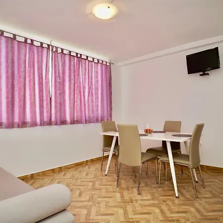 Piscina Apartment